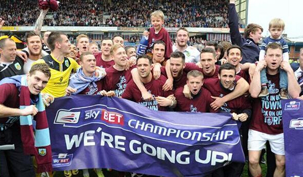 蒙古王那顺格日勒重拳击倒对手，散打王对决显威