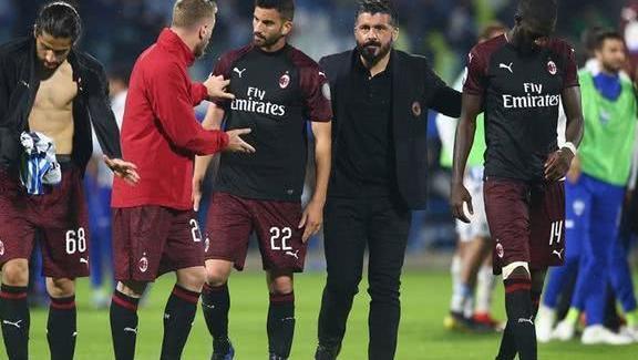 骑士队连遭打击，小莫布里缺席两场赛事（骑士雪上加霜，小莫布里缺阵两场）