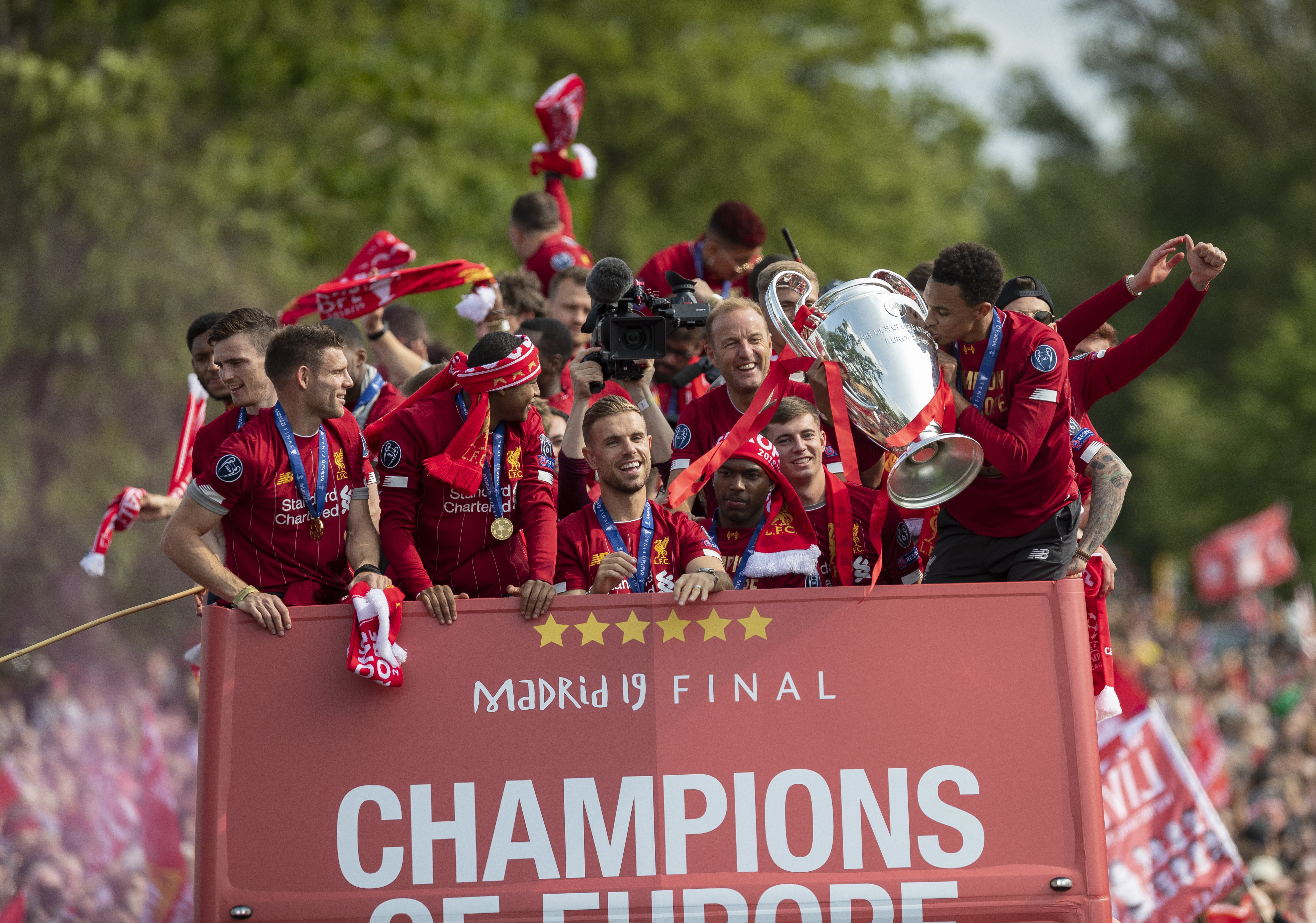 多伦多蓝鸟在 2015 年凭借极强的进攻打线，成为了全联盟投手的噩梦